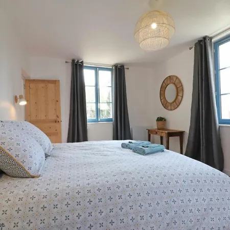 Maison De Charme Au Coeur Du Bourg Avec Jardin Et Toutes Commodites Incluses A Sap-en-auge - Fr-1-497-146 Le Sap