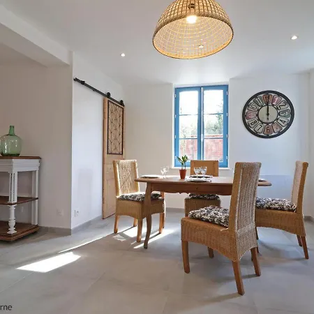 Maison De Charme Au Coeur Du Bourg Avec Jardin Et Toutes Commodites Incluses A Sap-en-auge - Fr-1-497-146 *