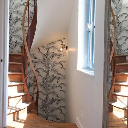 Maison De Charme Au Coeur Du Bourg Avec Jardin Et Toutes Commodites Incluses A Sap-en-auge - Fr-1-497-146