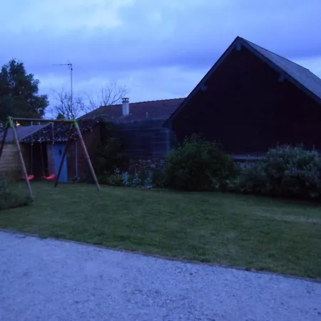Maison De Charme Au Coeur Du Bourg Avec Jardin Et Toutes Commodites Incluses A Sap-en-auge - Fr-1-497-146 *